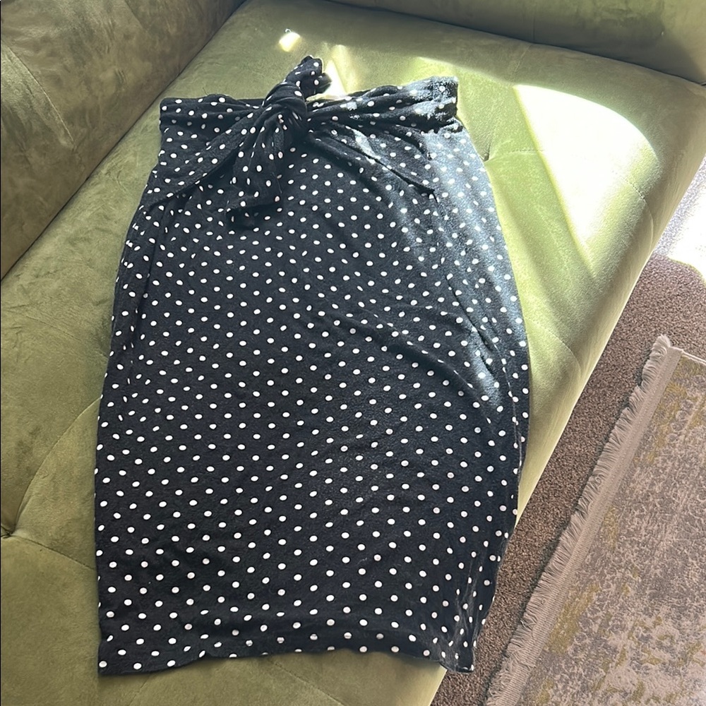 Bailey 44 stretchy black pencil skirt